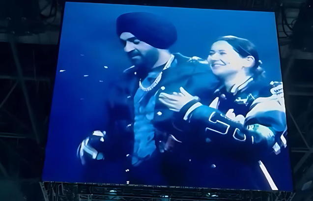 Diljit Dosanjh Invites Hania Aamir on Stage During London Concert