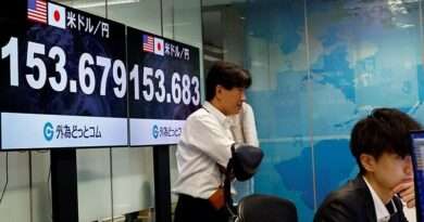 Asian Currencies Tumble as Projected Trump Win Propels Dollar