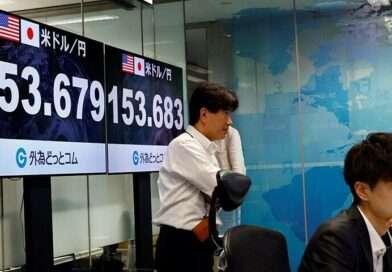 Asian Currencies Tumble as Projected Trump Win Propels Dollar