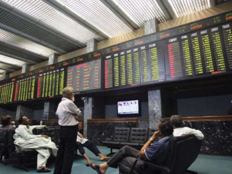Pakistan Stock Exchange Surges Despite Political Uncertainties