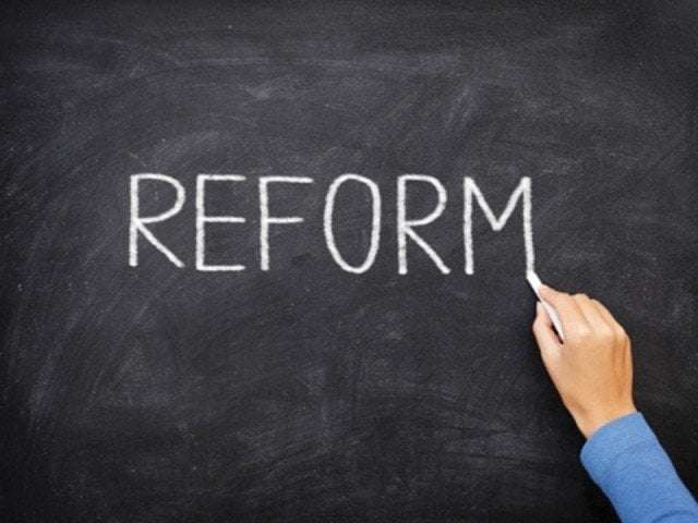 Expert Predicts IMF Re-engagement Due to Pakistan’s FBR Performance and Economic Policy Failures
