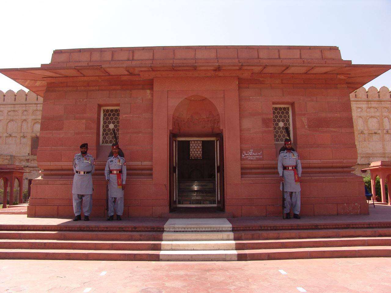 Government Declares Public Holiday on Iqbal Day, November 9, 2024