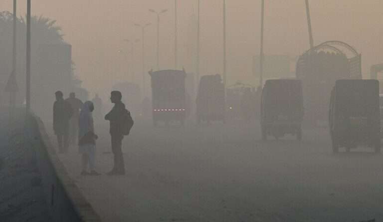 Punjab Extends School Closures Amid Smog Health Emergency