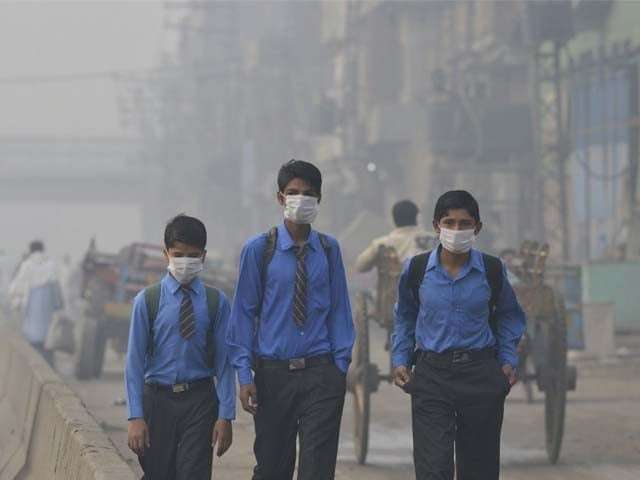 Schools and Colleges in Punjab Shut Down in Five More Divisions Due to Smog
