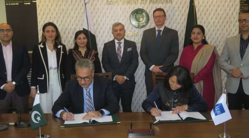 Pakistan Signs $500 Million Loan Agreement with ADB for Climate Resilience