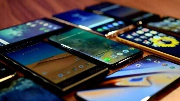 FBR Reverses Decision, Permits More Than One Phone for Passengers